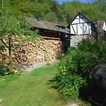 Bachgefluester 2,5 Mit Terrasse Und Grillplatz * Seeheim-Jugenheim